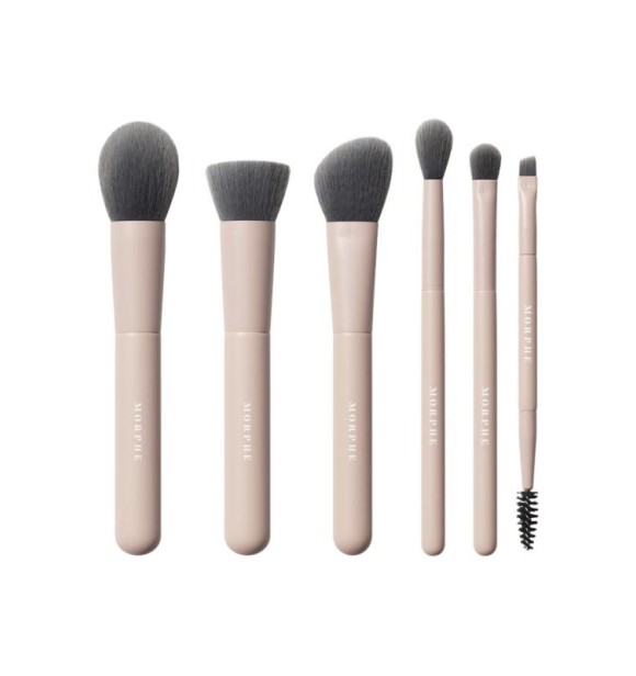 MORPHE Morphe 3708 MUP SET 1 PC Set cont.: Powder Brush 19 g + Flat Buffer Foundation Brush 19 g + Angled Cheek Brush 15 g + Eyeshadow Blending Brush 5 g + Eyeshadow Packing Brush 5 g + Dual-ended Angled Liner and Spoolie 3 g + Silicone Brush Bag 90g